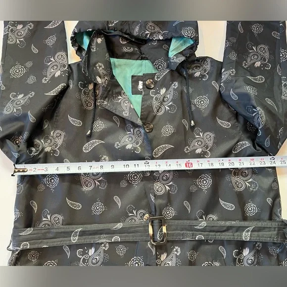 Capelli of New York Black Paisley Rain Coat Belt Hood Large - Picture 9 of 12